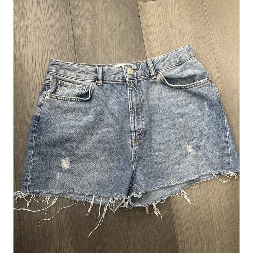 BDG Mom Shorts Womens W31 Blue Denim High Rise Distressed Frayed Cutoff